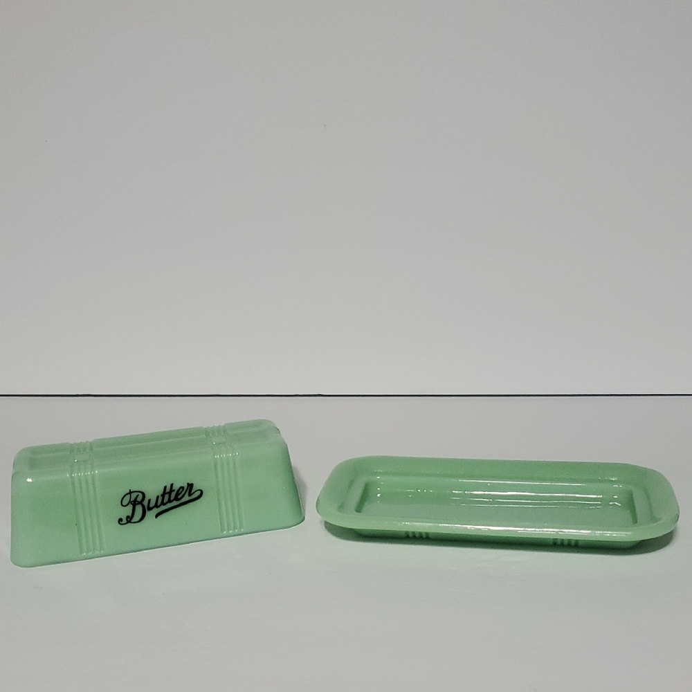 Jadeite Butter Dish - Picture 2 of 6